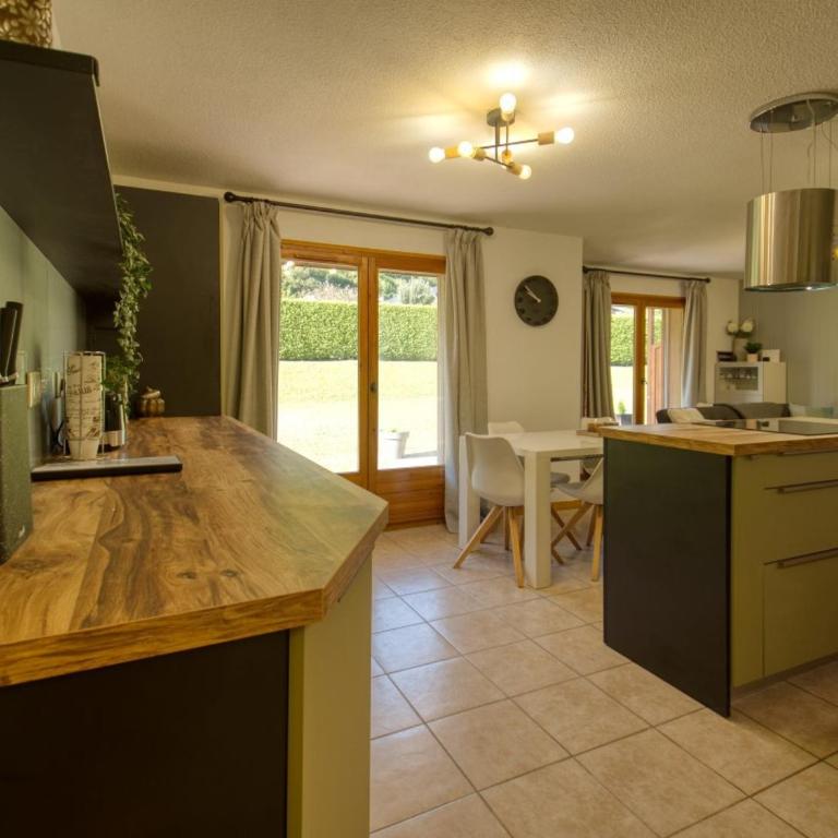 Appartement rénové avec WiFi près du ski-bus - Appartamento con 3 Camere da Letto - 1