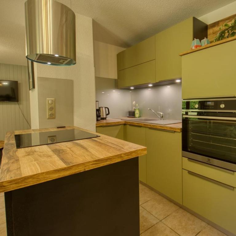 Appartement rénové avec WiFi près du ski-bus - Appartamento con 3 Camere da Letto - 4