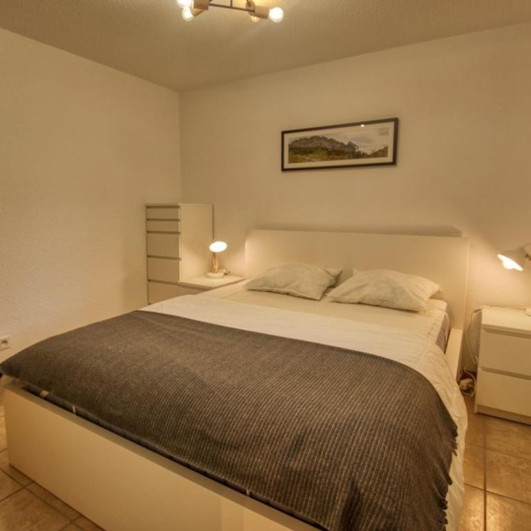 Appartement rénové avec WiFi près du ski-bus - Appartamento con 3 Camere da Letto - 10