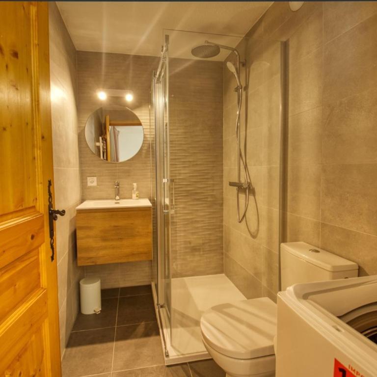 Appartement rénové avec WiFi près du ski-bus - Appartamento con 3 Camere da Letto - 13