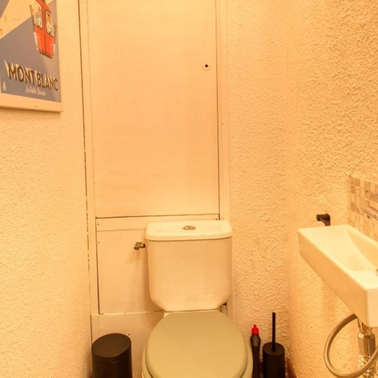 Appartement rénové avec WiFi près du ski-bus - Appartamento con 3 Camere da Letto - 14