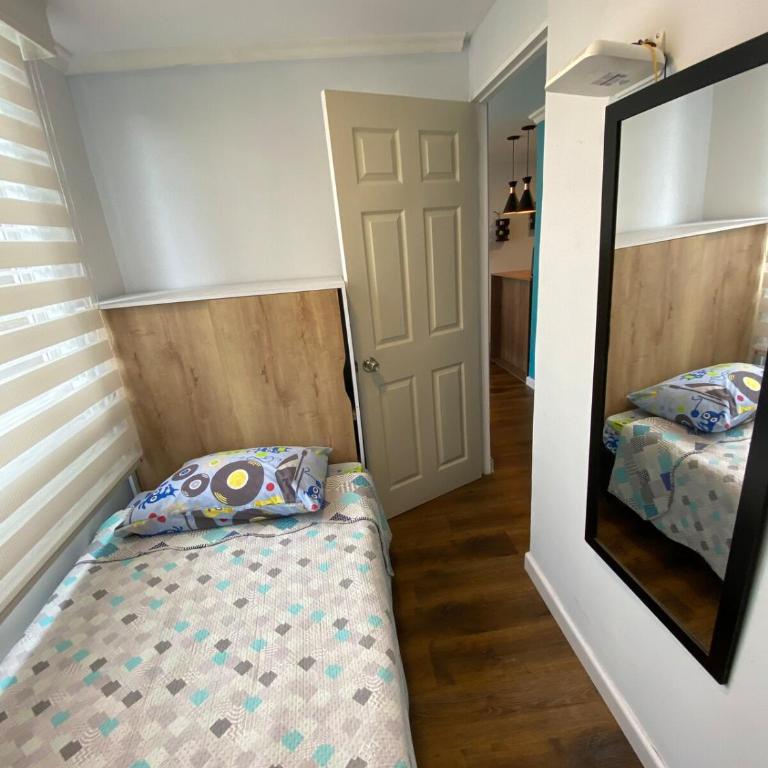 Apartment close to the airport and downtown - Two-Bedroom Apartment - 6