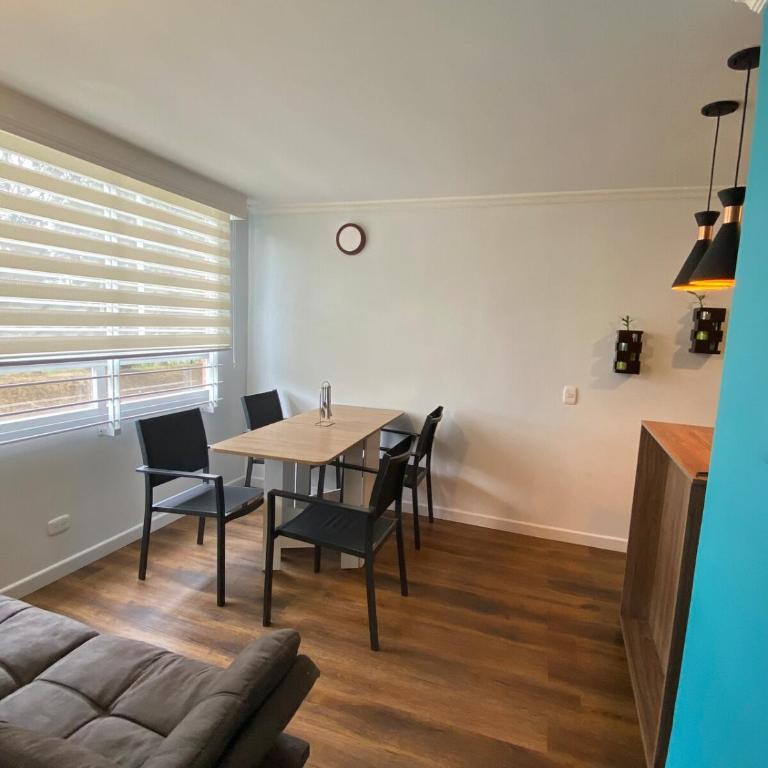 Apartment close to the airport and downtown - Two-Bedroom Apartment - 10