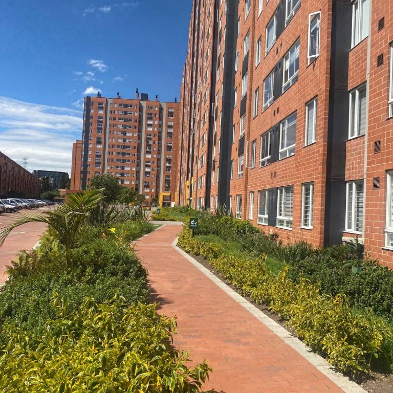 Apartment close to the airport and downtown - Two-Bedroom Apartment - 16