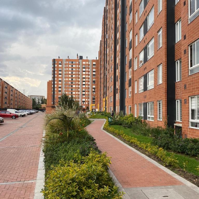 Apartment close to the airport and downtown - Two-Bedroom Apartment - 26