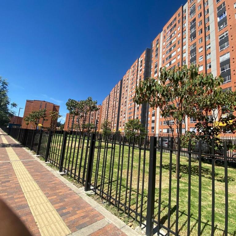 Apartment close to the airport and downtown - Two-Bedroom Apartment - 30