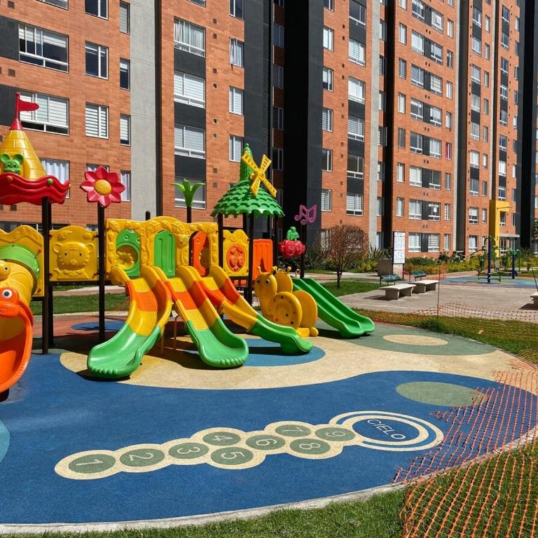 Apartment close to the airport and downtown - Two-Bedroom Apartment - 37