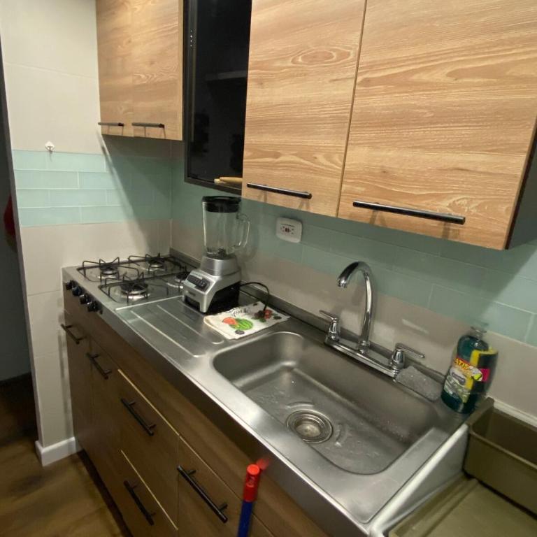 Apartment close to the airport and downtown - Two-Bedroom Apartment - 40