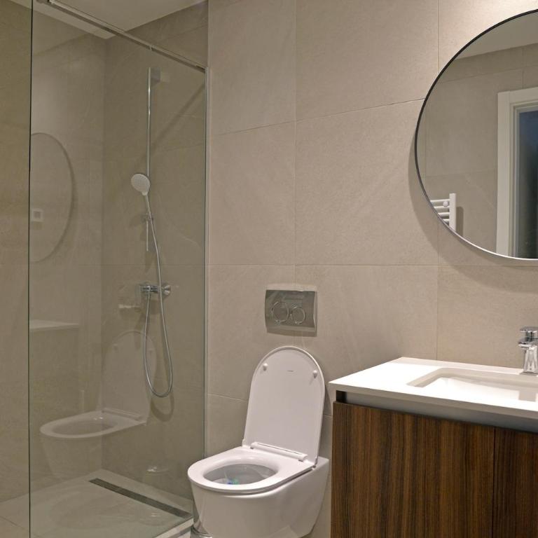 Belgrade Waterfront Kings Park Walk to Galerija Shopping Mall and Dozens of Restaurants - Three-Bedroom Apartment - 18