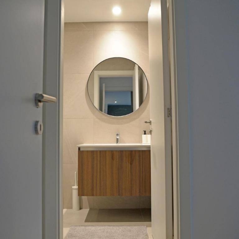 Belgrade Waterfront Kings Park Walk to Galerija Shopping Mall and Dozens of Restaurants - Three-Bedroom Apartment - 21