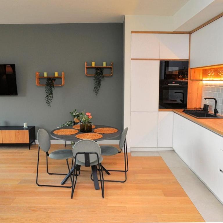 Belgrade Waterfront Kings Park Walk to Galerija Shopping Mall and Dozens of Restaurants - Three-Bedroom Apartment - 30