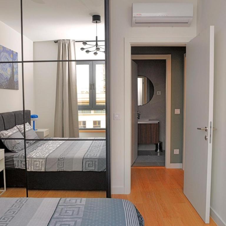 Belgrade Waterfront Kings Park Walk to Galerija Shopping Mall and Dozens of Restaurants - Three-Bedroom Apartment - 32