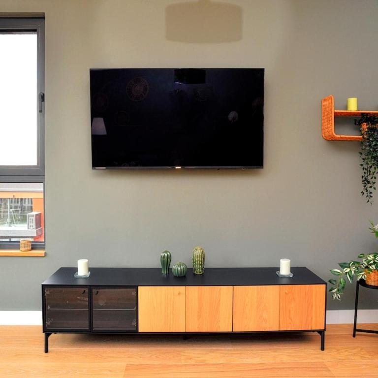 Belgrade Waterfront Kings Park Walk to Galerija Shopping Mall and Dozens of Restaurants - Three-Bedroom Apartment - 34
