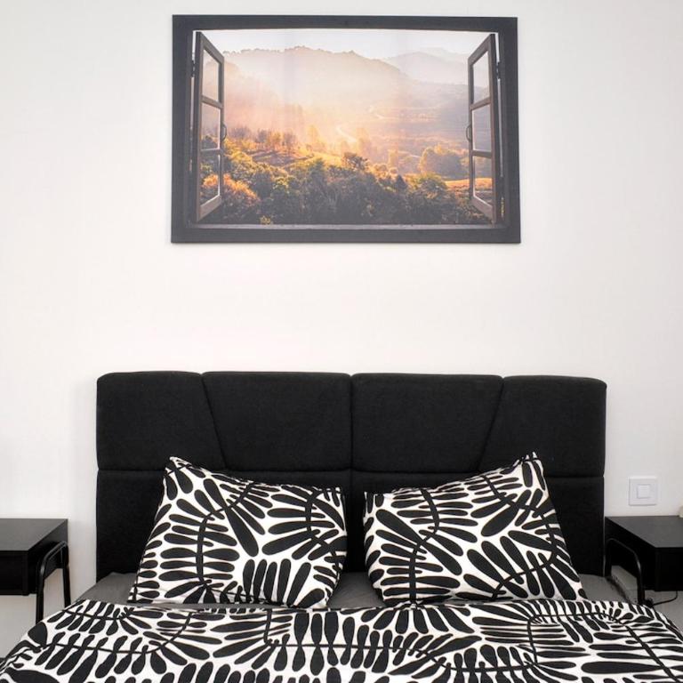 Belgrade Waterfront Kings Park Walk to Galerija Shopping Mall and Dozens of Restaurants - Three-Bedroom Apartment - 37