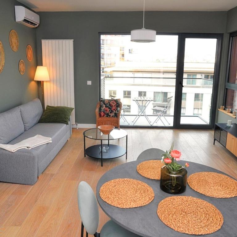 Belgrade Waterfront Kings Park Walk to Galerija Shopping Mall and Dozens of Restaurants - Three-Bedroom Apartment - 52