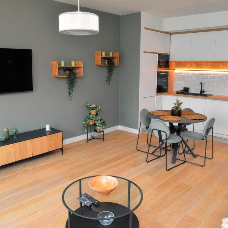 Belgrade Waterfront Kings Park Walk to Galerija Shopping Mall and Dozens of Restaurants - Three-Bedroom Apartment - 56