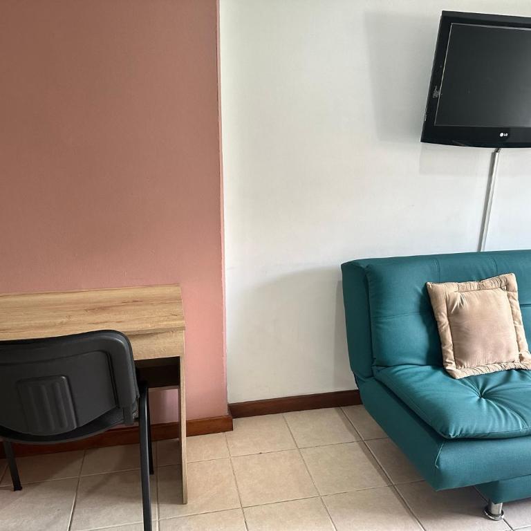 Amoblados Medellin Poblado Patio Bonito - Apartamento Estudio con balcón - 2