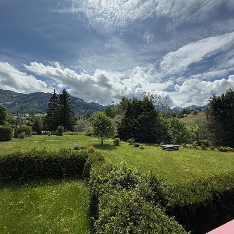 Le Nid du Vercors Terrasse & Garage Privé - Two-Bedroom Apartment with View - 12