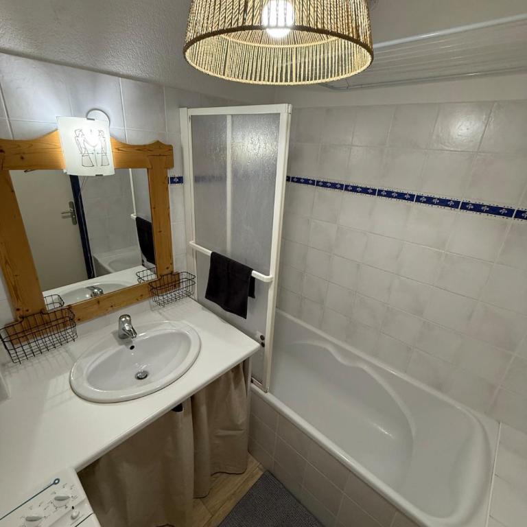 Le Nid du Vercors Terrasse & Garage Privé - Two-Bedroom Apartment with View - 11