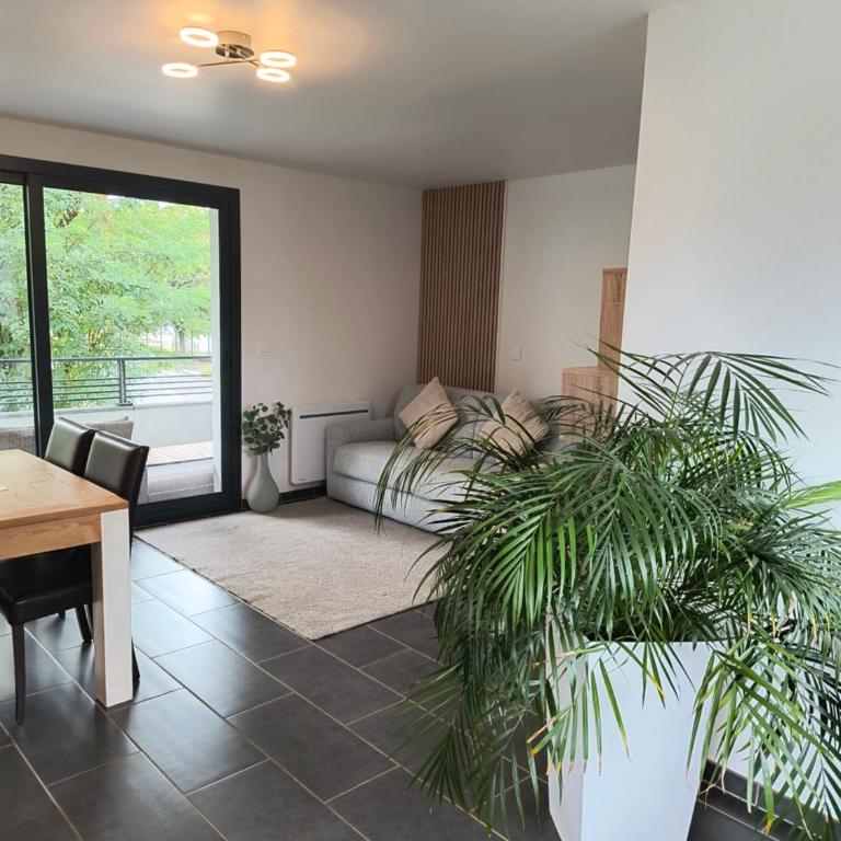 Entre lac et montagne - Double Room with Balcony - 13