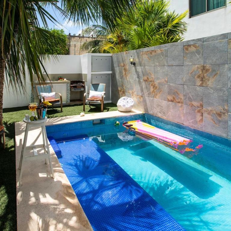 Refrescante Casa de 3 Pisos, Piscina Privada, AC - Vacation Home - 1