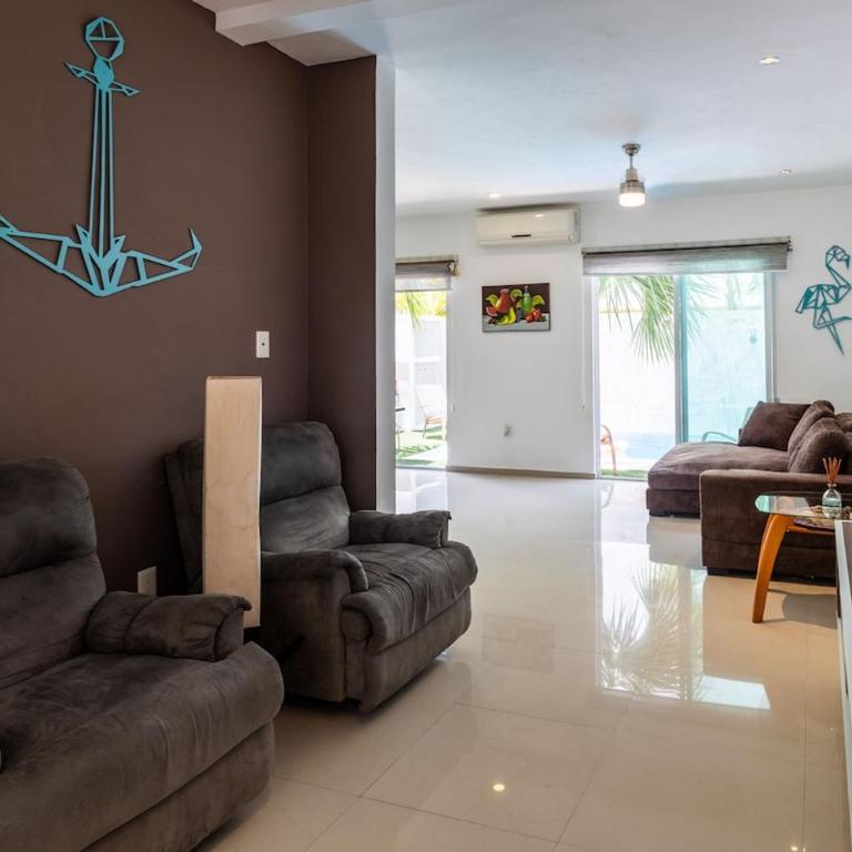Refrescante Casa de 3 Pisos, Piscina Privada, AC - Vacation Home - 3