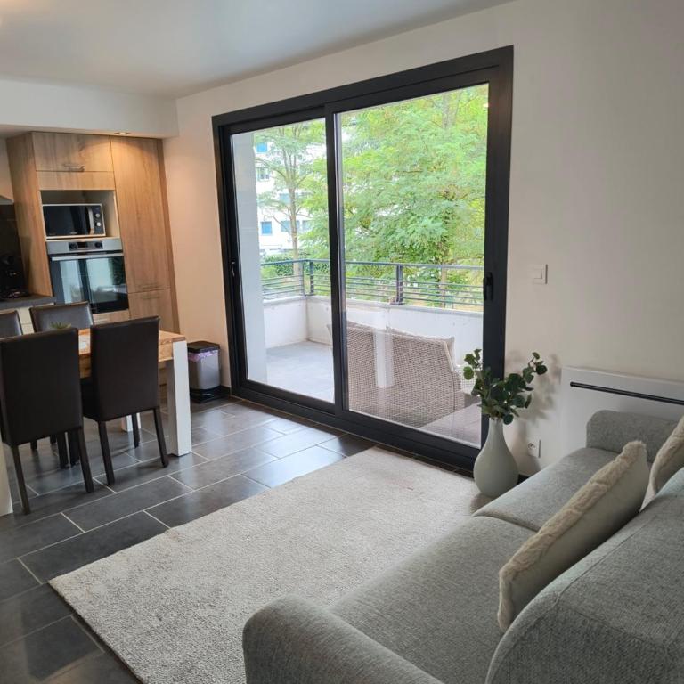 Entre lac et montagne - Double Room with Balcony - 8