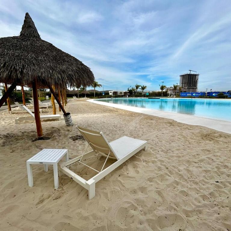 Condominio de Lujo con Laguna artificial y Hermosas Vistas - Two-Bedroom Apartment - 14