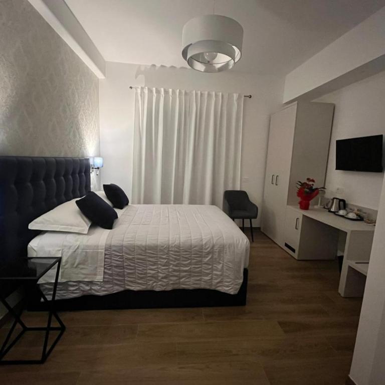 MARITZA Guest House 2 - Camera Matrimoniale Deluxe con Balcone - 6