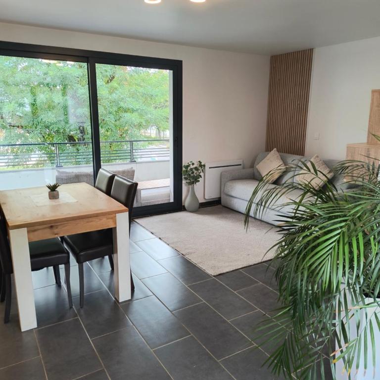 Entre lac et montagne - Double Room with Balcony - 4