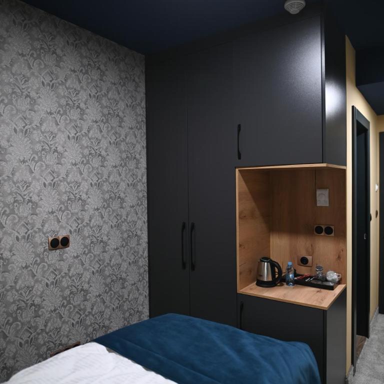 Hotel LOBBY PLUS - Deluxe Single Room with Balcony - 5