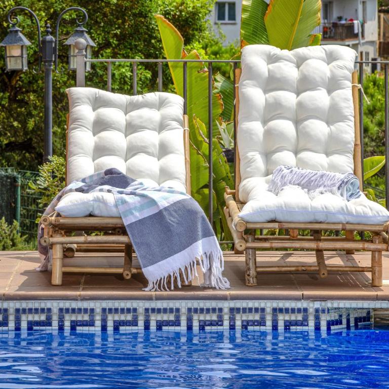 Sea View Pool 2km to Beach Cala Canyelles Fully Air Conditioned King Queen Quality Beds BBQ - Casa de 5 dormitorios - 55