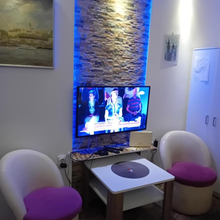 Waterfront studio 2 - One-Bedroom Apartment - 2