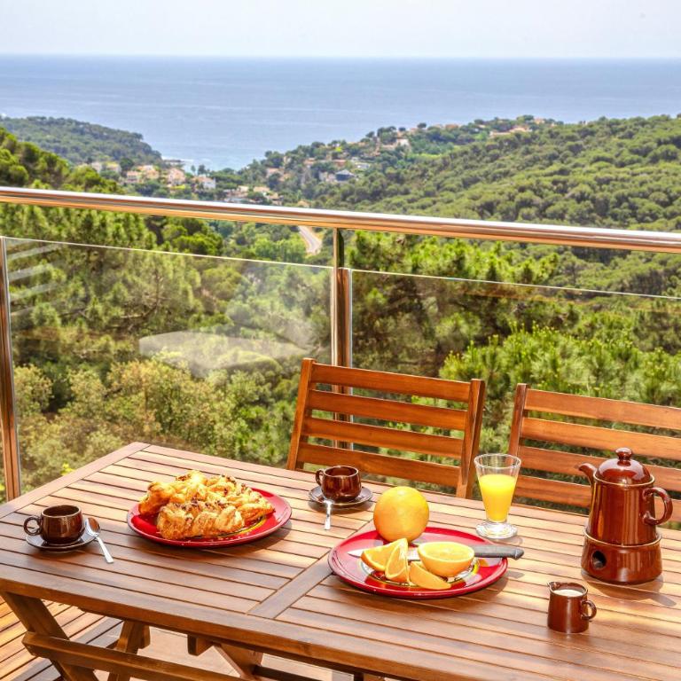 Sea View Pool 2km to Beach Cala Canyelles Fully Air Conditioned King Queen Quality Beds BBQ - Casa de 5 dormitorios - 16