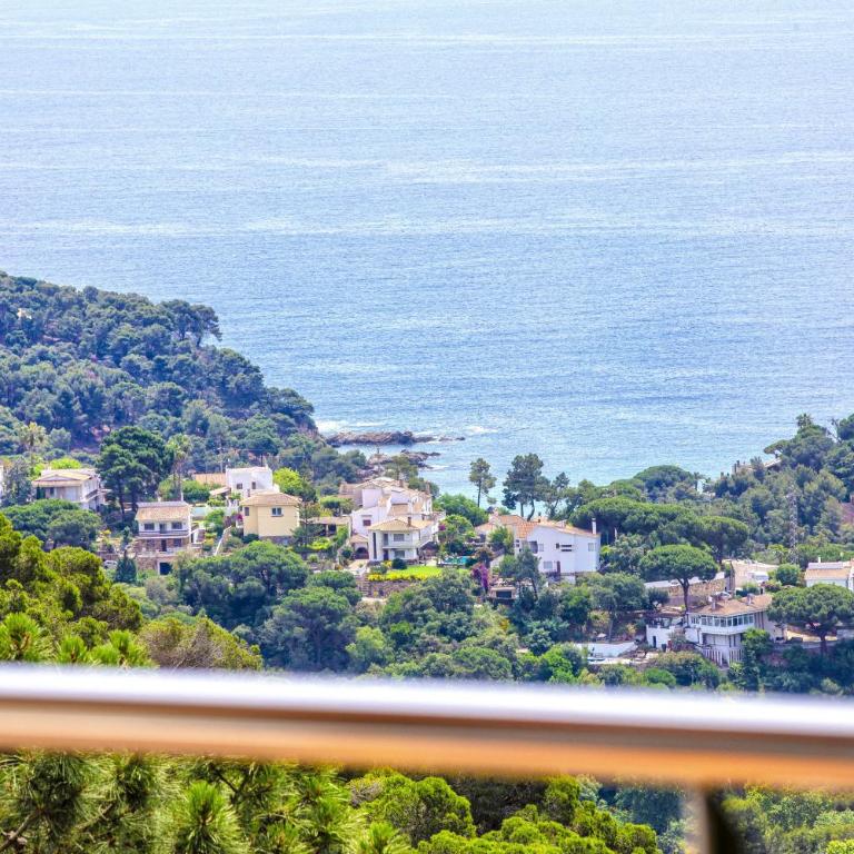 Sea View Pool 2km to Beach Cala Canyelles Fully Air Conditioned King Queen Quality Beds BBQ - Casa de 5 dormitorios - 21