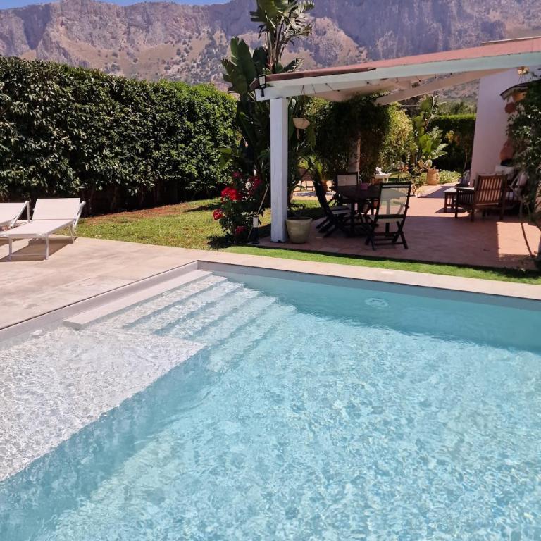 Villa indipendente con piscina - Villa - 25