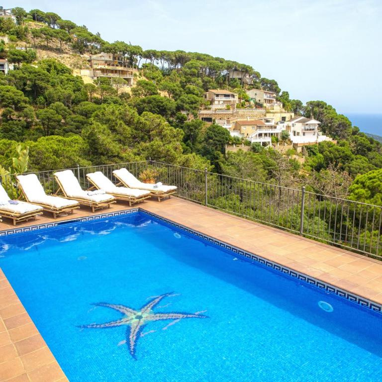 Sea View Pool 2km to Beach Cala Canyelles Fully Air Conditioned King Queen Quality Beds BBQ - Casa de 5 dormitorios - 23