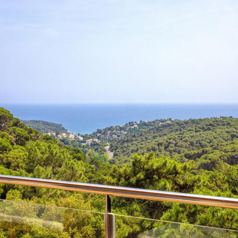 Sea View Pool 2km to Beach Cala Canyelles Fully Air Conditioned King Queen Quality Beds BBQ - Casa de 5 dormitorios - 65