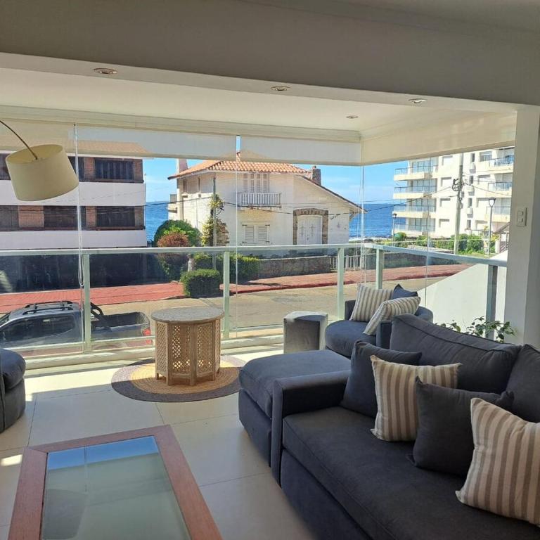 Hermoso, amplio y luminoso apartamento con servicio, piscina y cerca de todo - Apartamento con 3 dormitorios - Frente al océano - 1