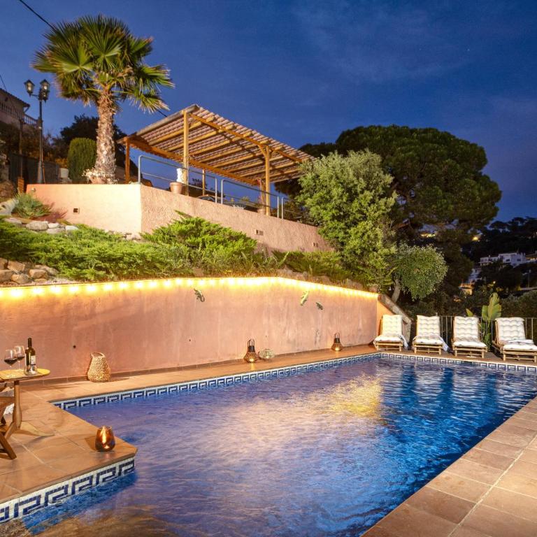 Sea View Pool 2km to Beach Cala Canyelles Fully Air Conditioned King Queen Quality Beds BBQ - Casa de 5 dormitorios - 7