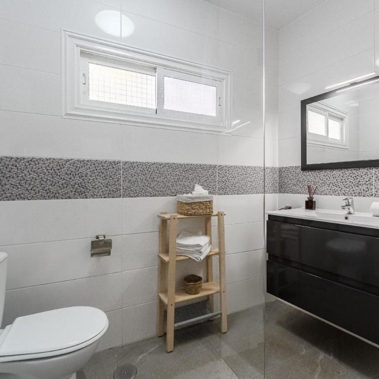 Huge Sunny Terrace Heated Pool Costa Adeje - Apartamento de 1 dormitorio - 19
