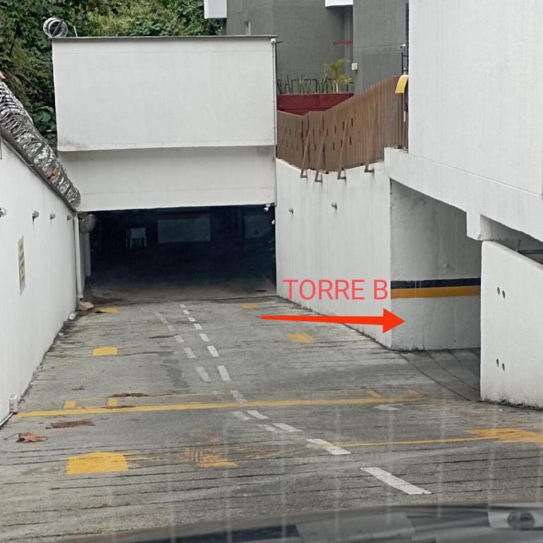 Apartamento Armenia, Excelente Ubicación - Three-Bedroom Apartment - 8