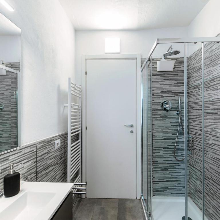 Lucia Cozy Flat at few steps by Lake Como - Two-Bedroom Apartment - 52