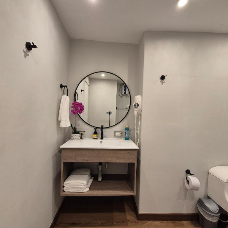 Moderna suite con balcón a pasos de la playa - One-Bedroom Apartment - 12