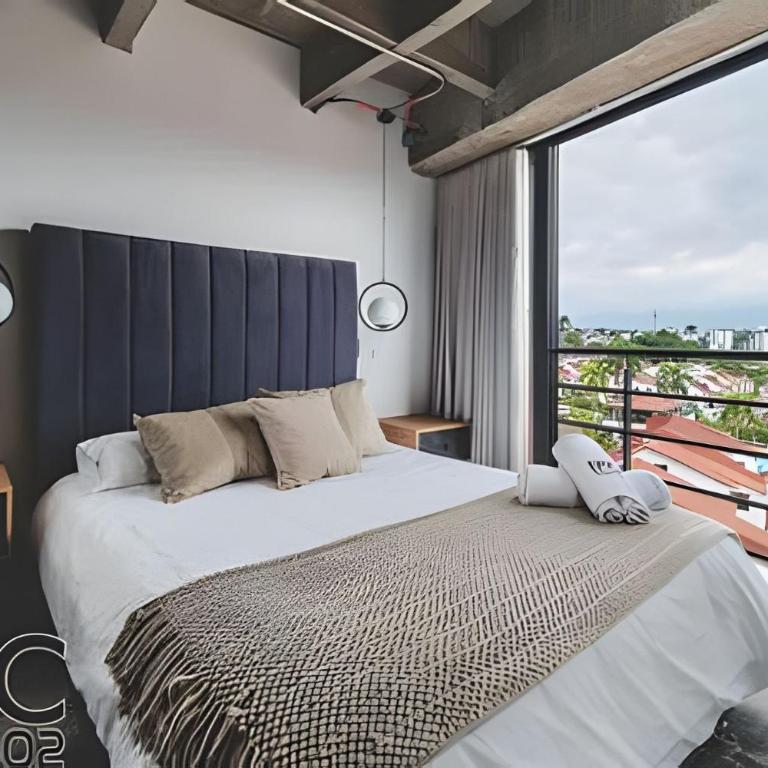 Epic Suite 302 Deluxe Airport - Suite - 1