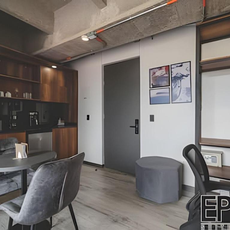 Epic Suite 302 Deluxe Airport - Suite - 14