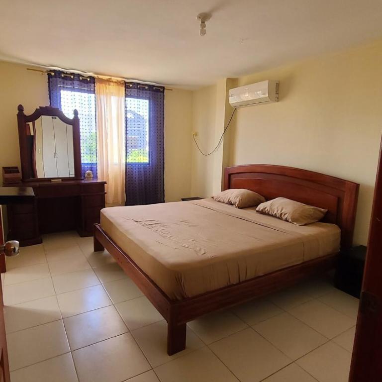 Casa en Manta - Casa de 3 dormitorios - 10