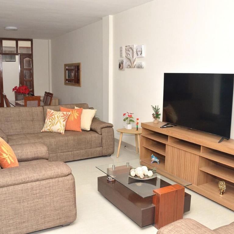 Casa de La Reina - Three-Bedroom House - 7