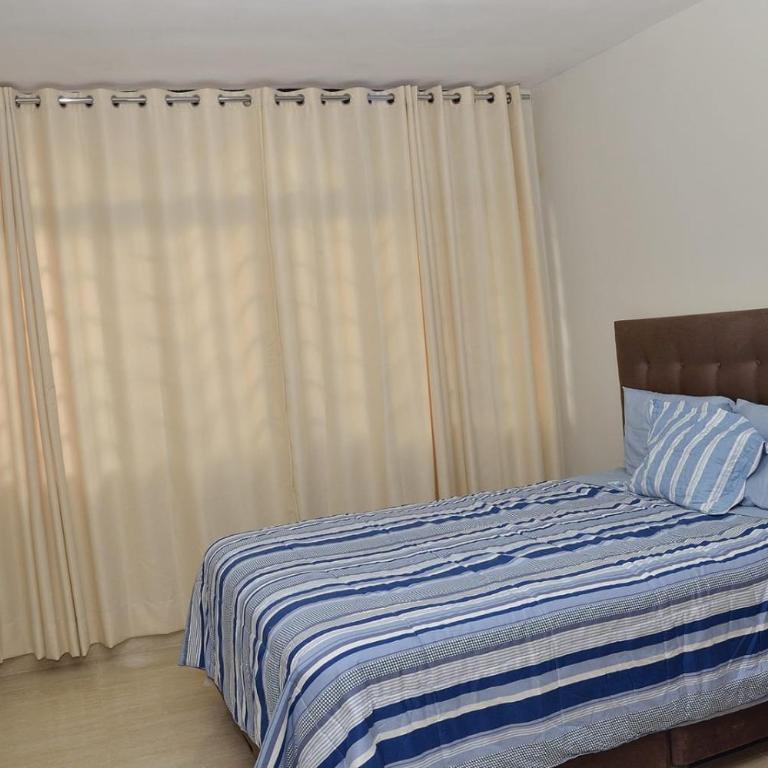 Casa de La Reina - Three-Bedroom House - 25