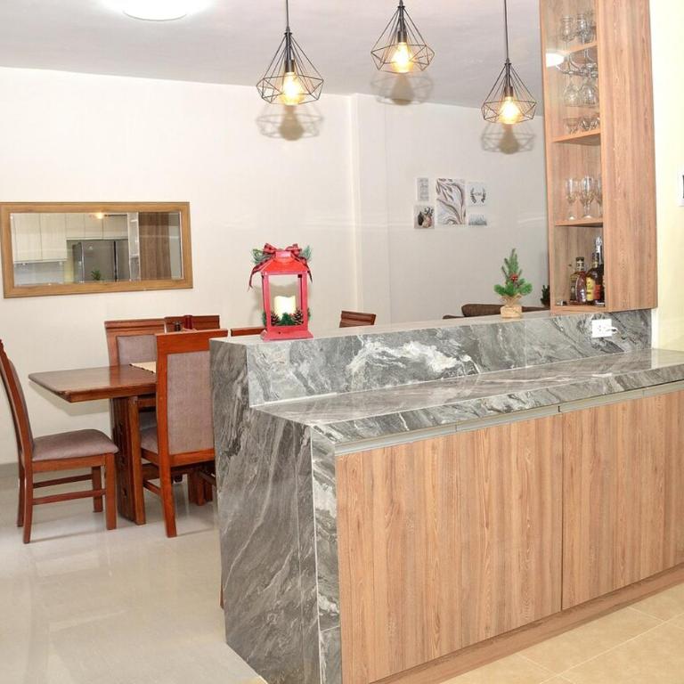 Casa de La Reina - Three-Bedroom House - 35